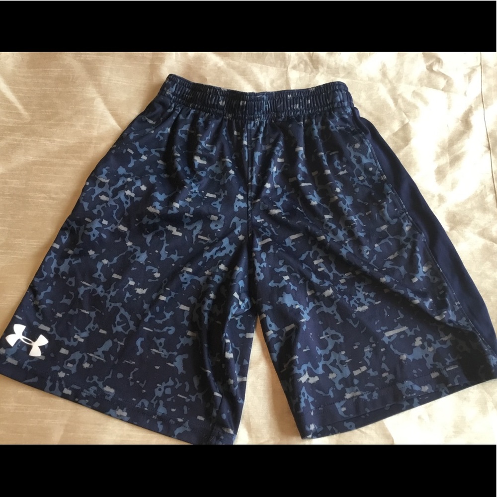 Boy’s Under Armour Shorts Size Small